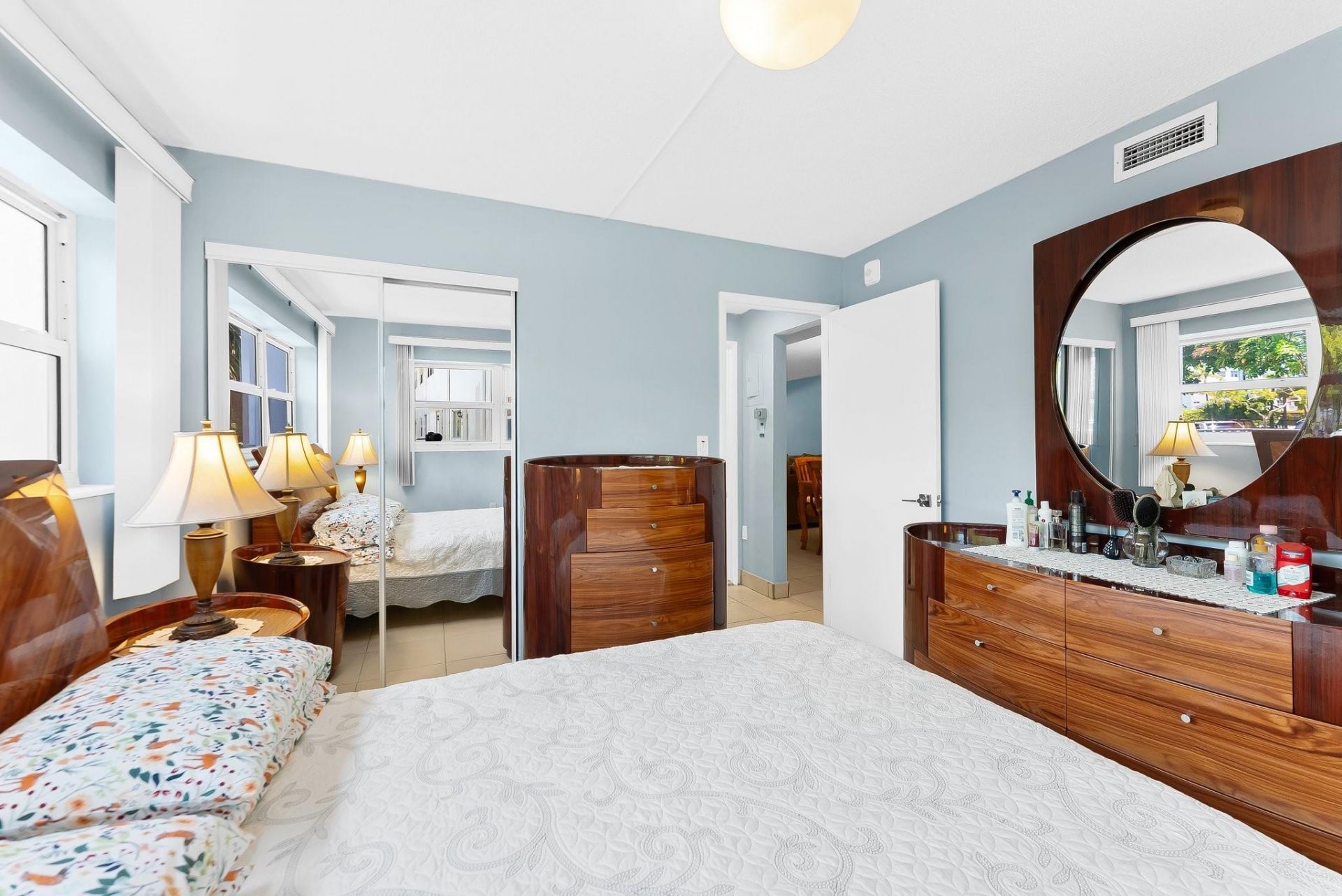 3131 S Ocean Drive, Unit 114, Hallandale Beach, FL 33009 Photo