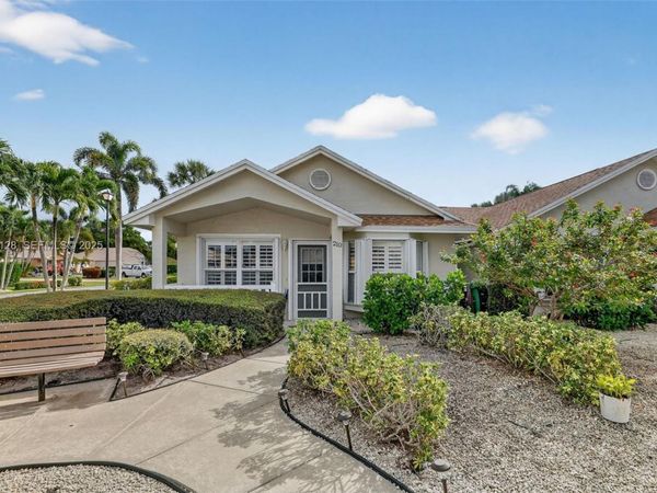 210 NW Zanzibar Pl, Port St. Lucie, FL 34986