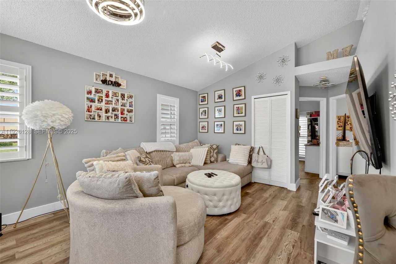 210 NW Zanzibar Pl, Port Saint Lucie, FL 34986 Photo