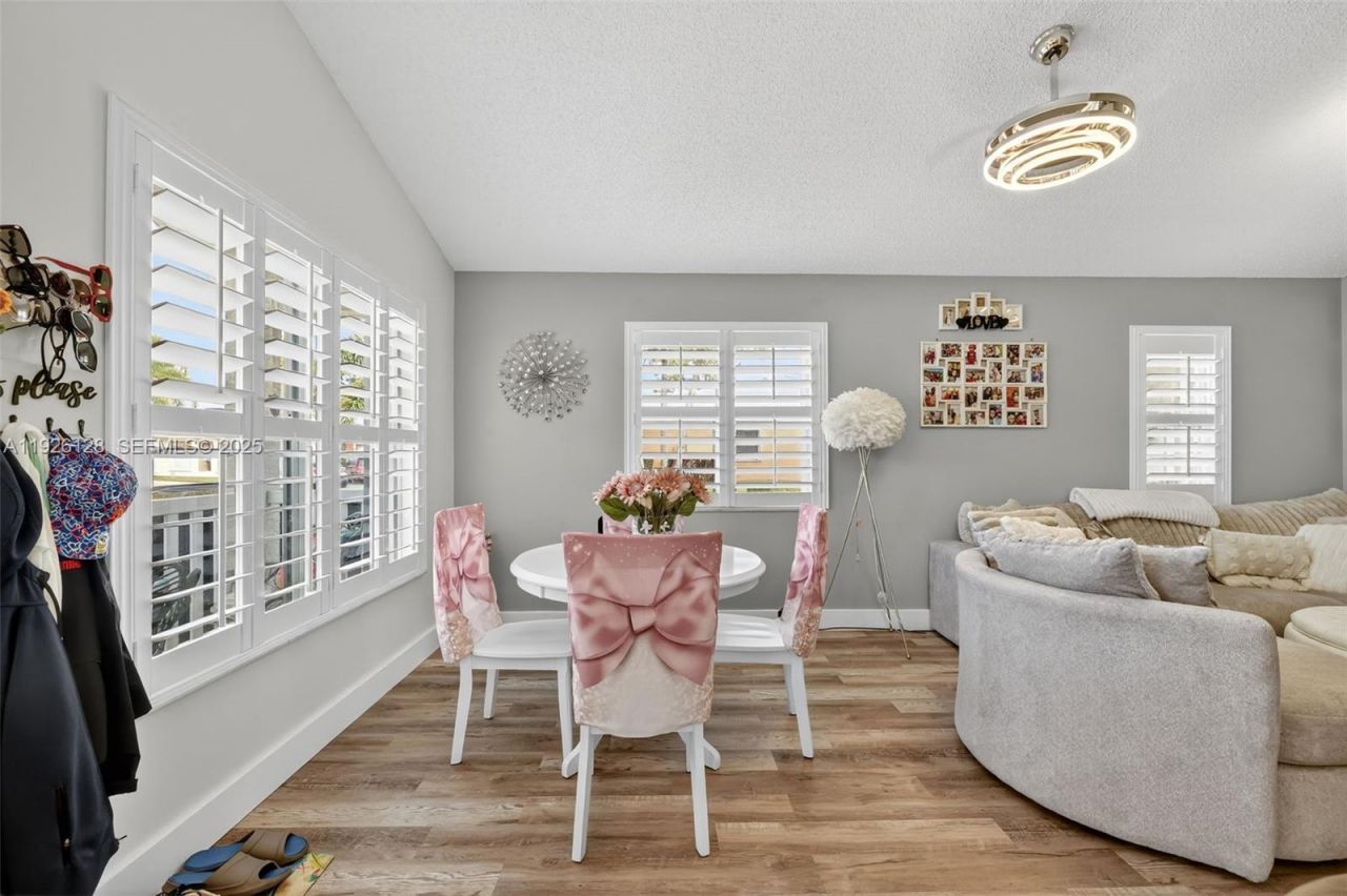 210 NW Zanzibar Pl, Port Saint Lucie, FL 34986 Photo