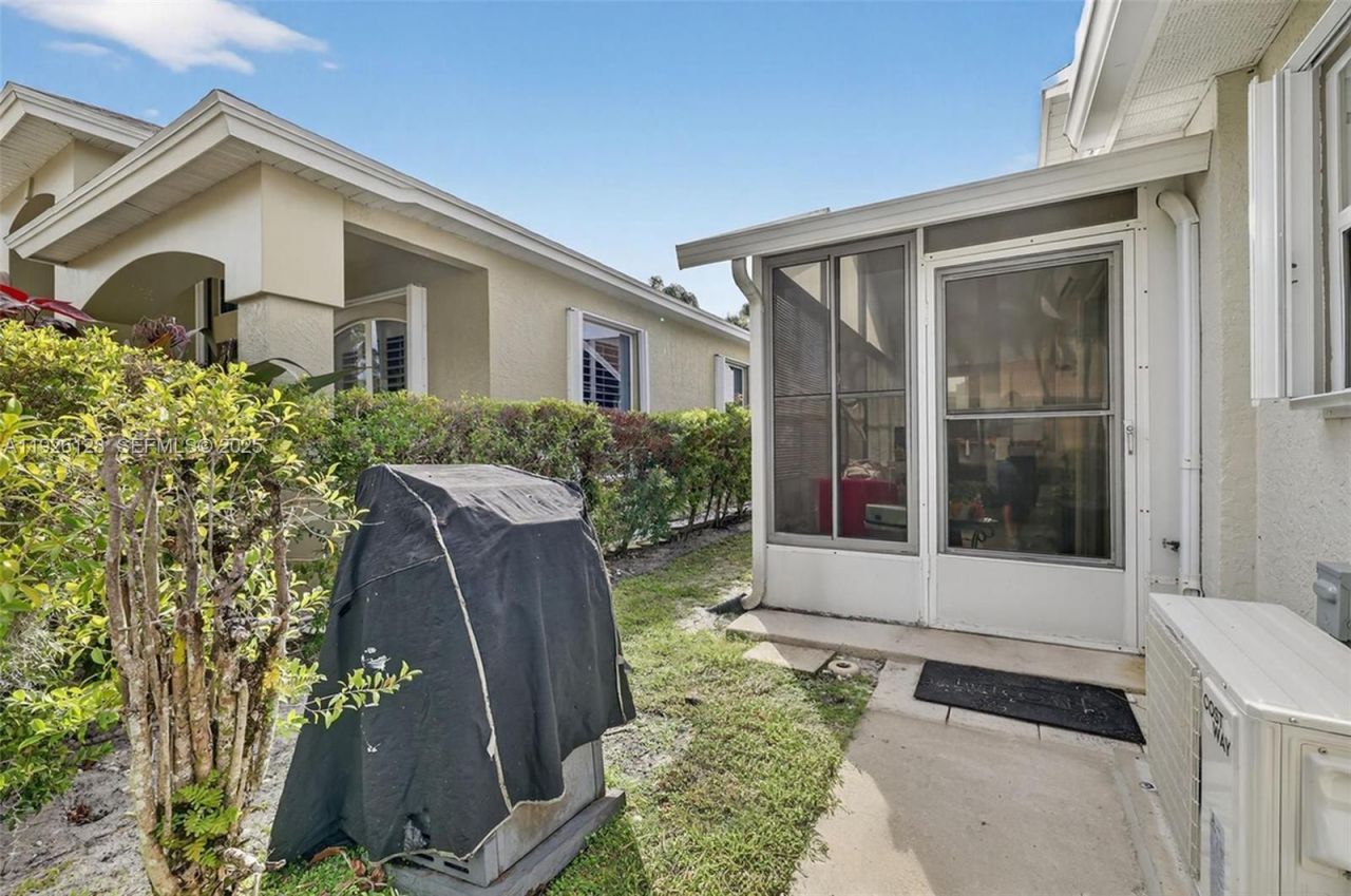 210 NW Zanzibar Pl, Port Saint Lucie, FL 34986 Photo