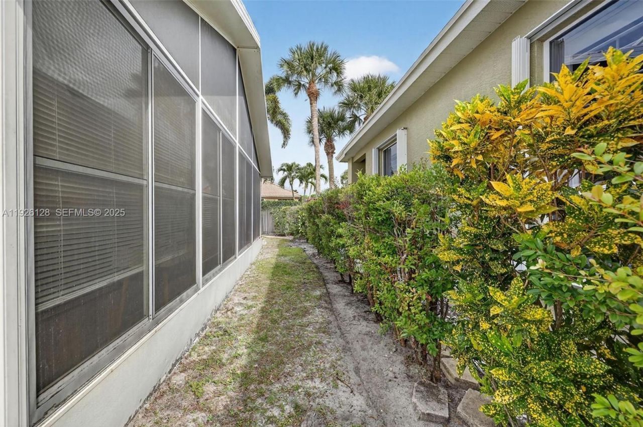 210 NW Zanzibar Pl, Port Saint Lucie, FL 34986 Photo