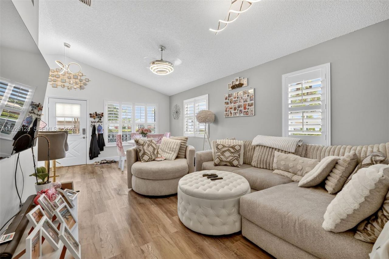 210 NW Zanzibar Pl, Port Saint Lucie, FL 34986 Photo