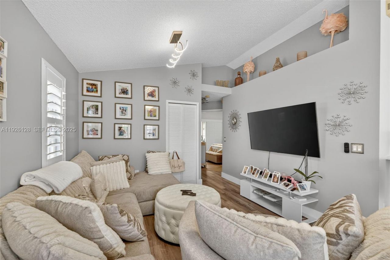 210 NW Zanzibar Pl, Port Saint Lucie, FL 34986 Photo