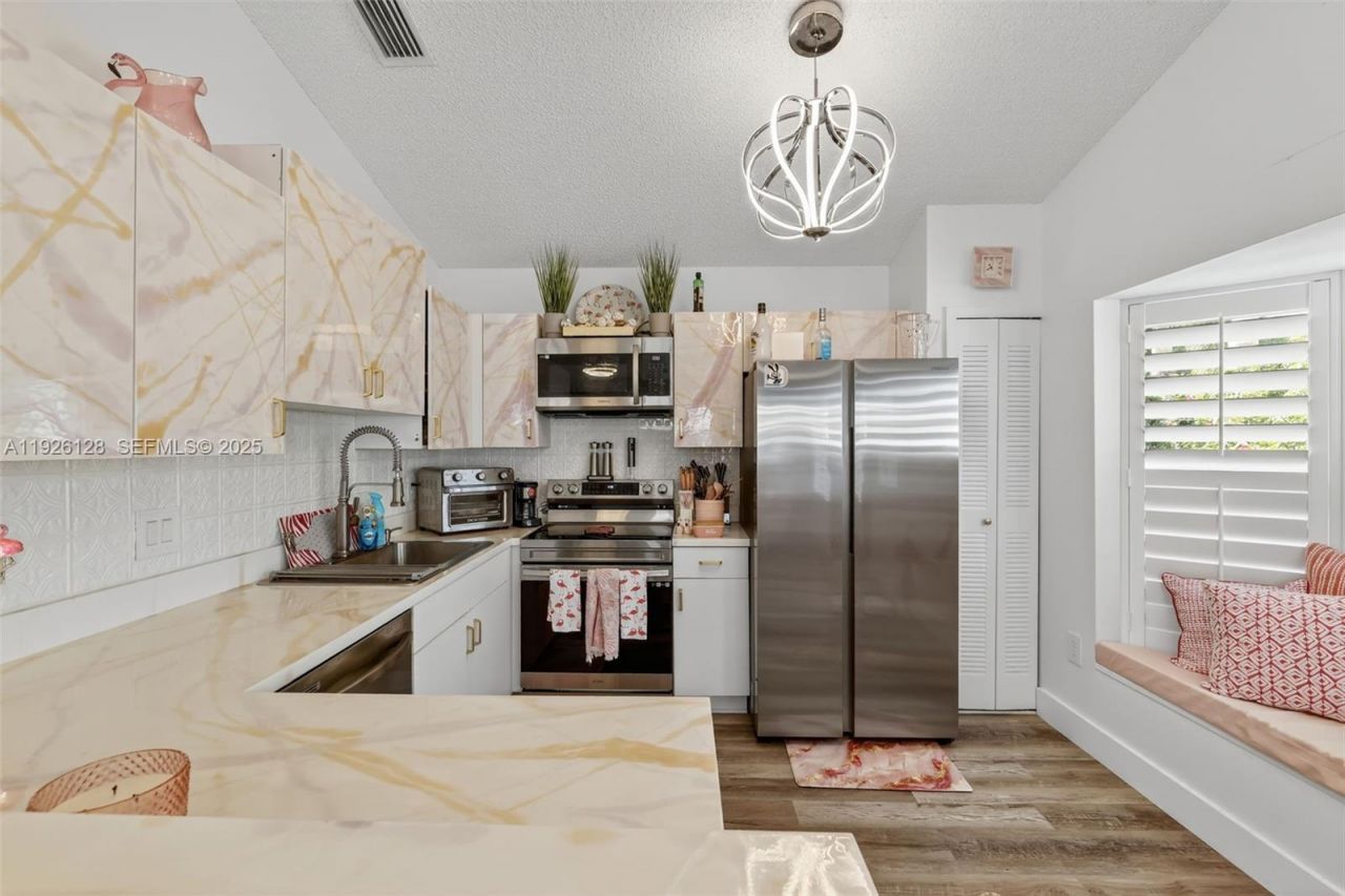 210 NW Zanzibar Pl, Port Saint Lucie, FL 34986 Photo