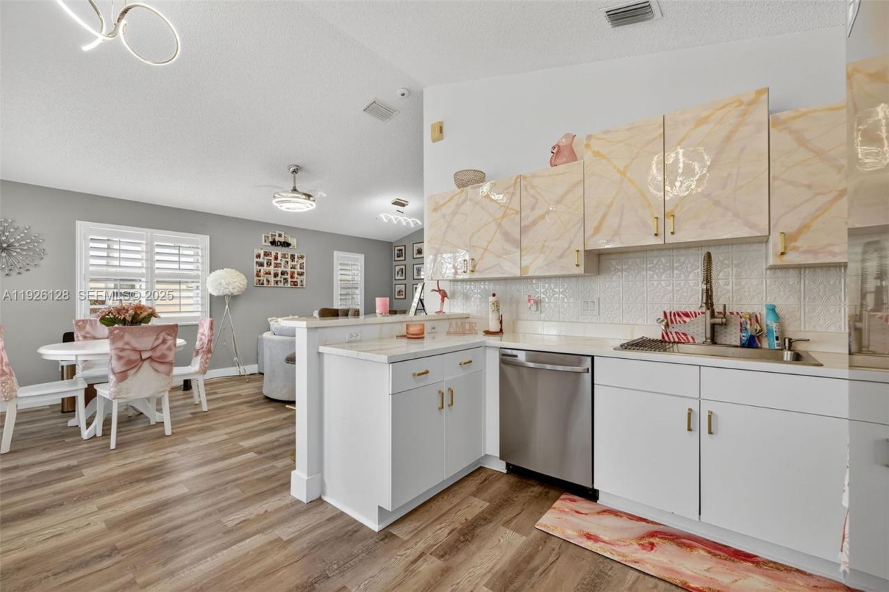 210 NW Zanzibar Pl, Port Saint Lucie, FL 34986 Photo