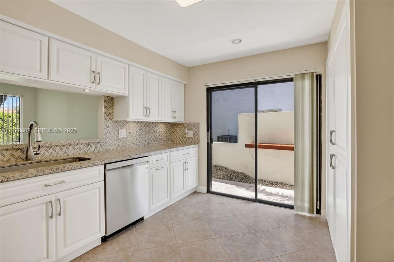 11541 Terra Bella Blvd, Unit 25, Plantation, FL 33325 Photo