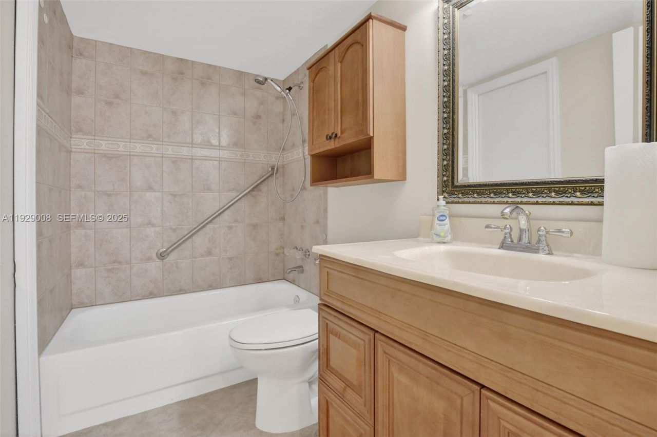 11541 Terra Bella Blvd, Unit 25, Plantation, FL 33325 Photo