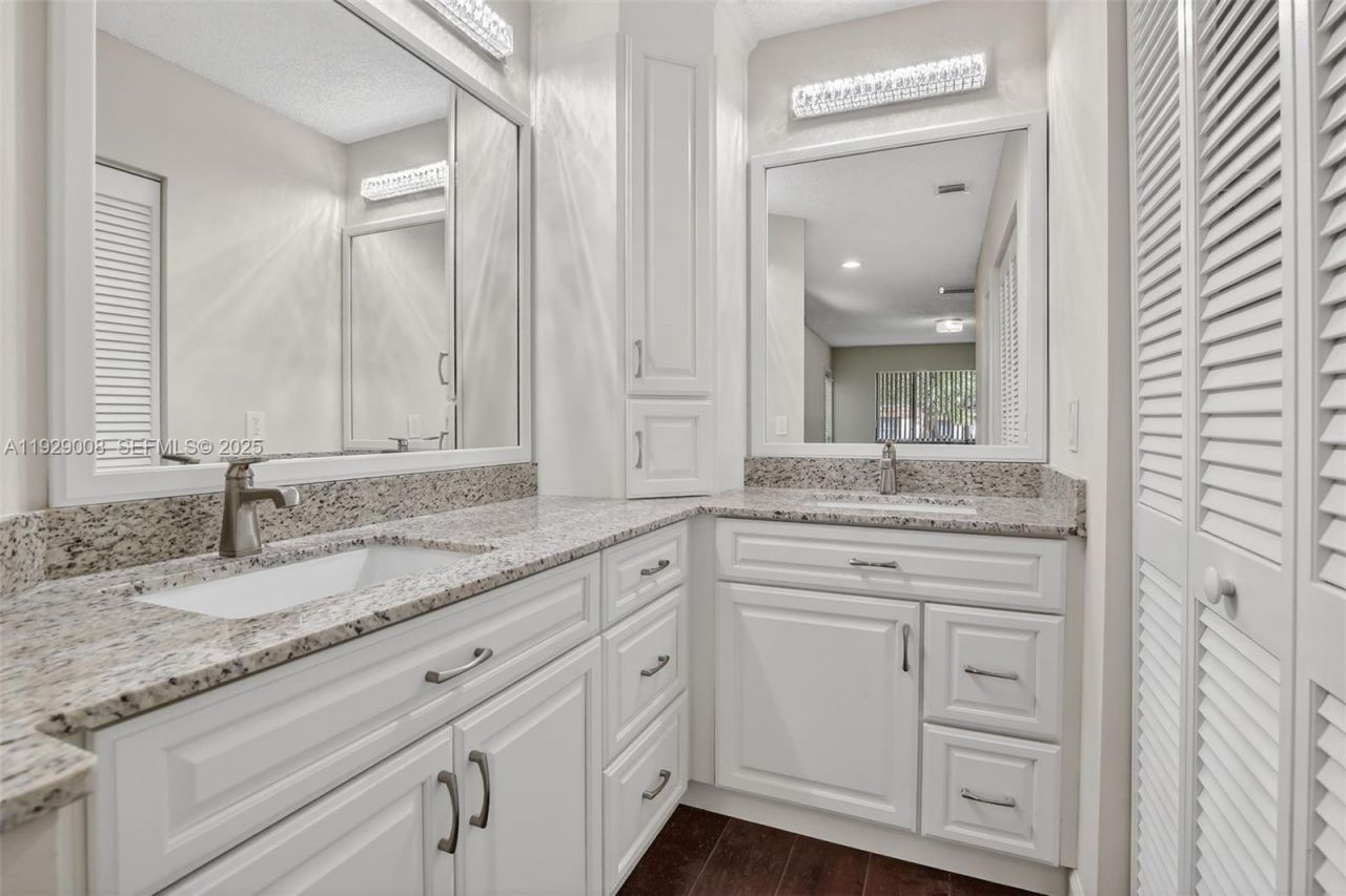 11541 Terra Bella Blvd, Unit 25, Plantation, FL 33325 Photo