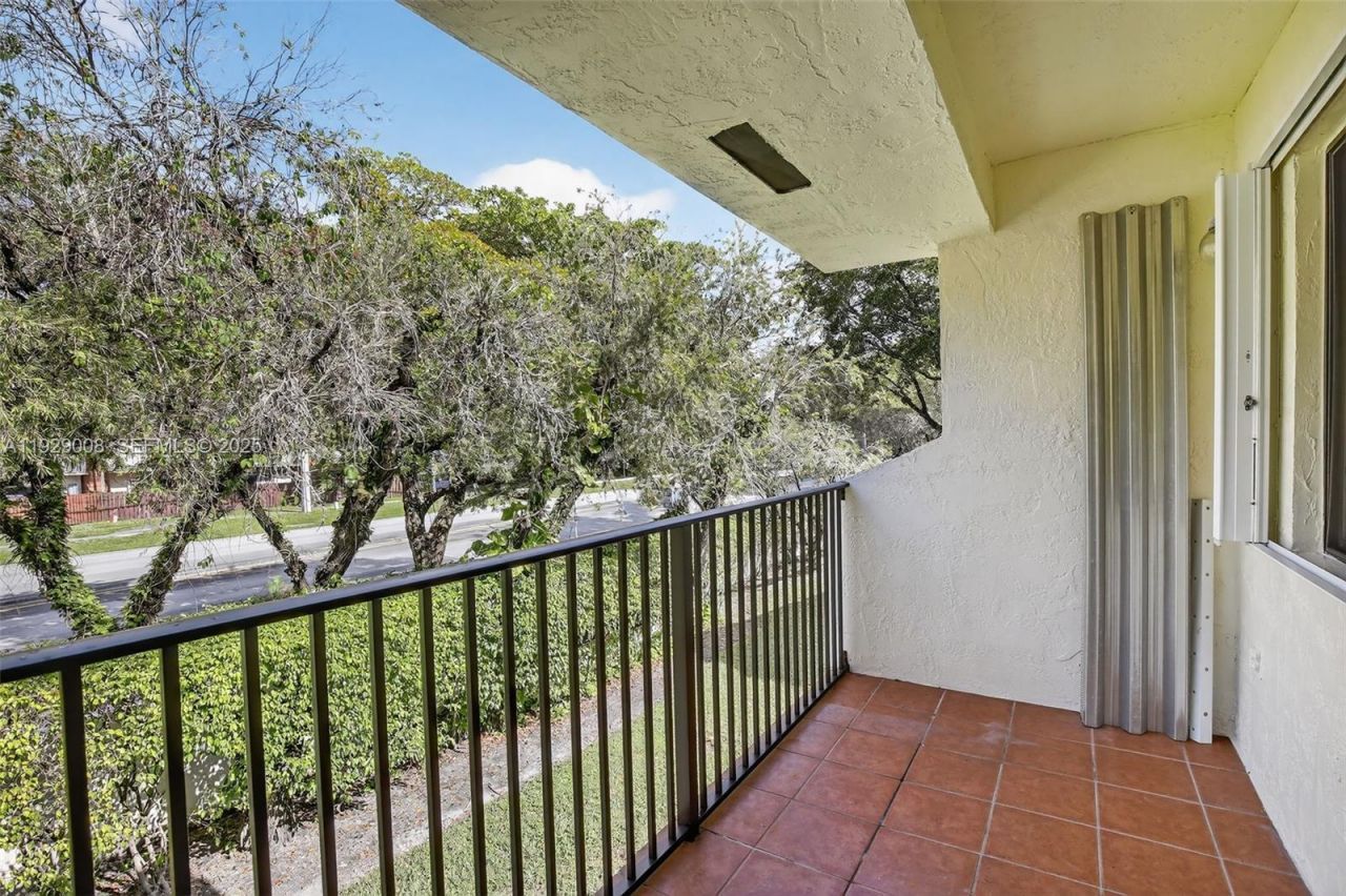 11541 Terra Bella Blvd, Unit 25, Plantation, FL 33325 Photo