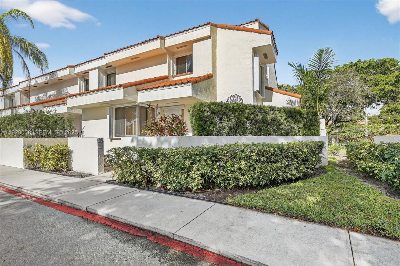 11541 Terra Bella Blvd, Unit 25, Plantation, FL 33325 Photo