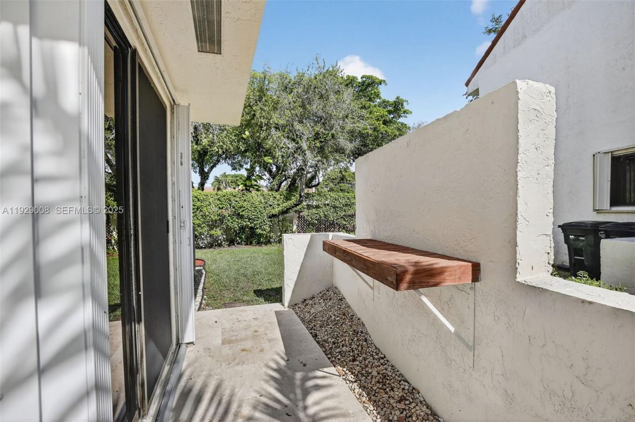 11541 Terra Bella Blvd, Unit 25, Plantation, FL 33325 Photo