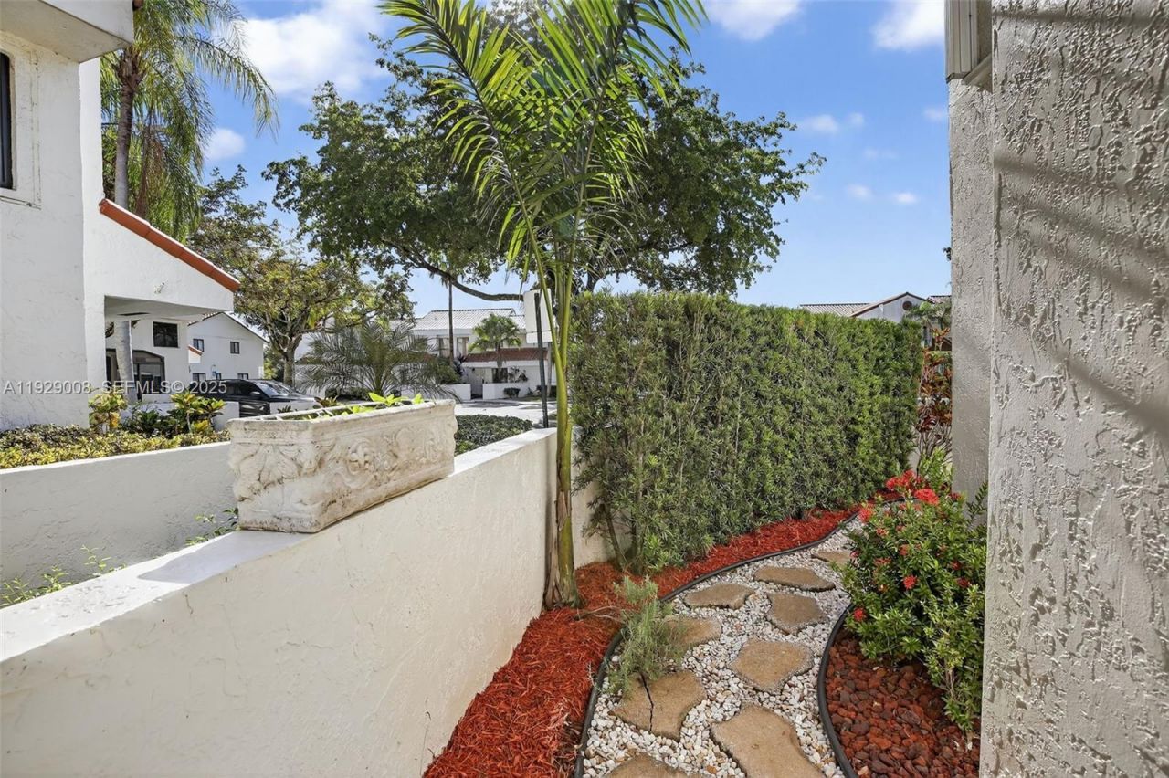 11541 Terra Bella Blvd, Unit 25, Plantation, FL 33325 Photo