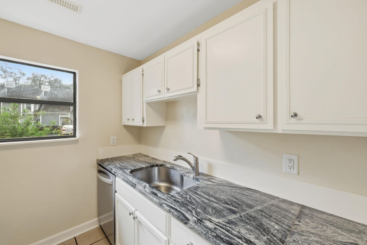 2753 Jobee Drive Photo 10