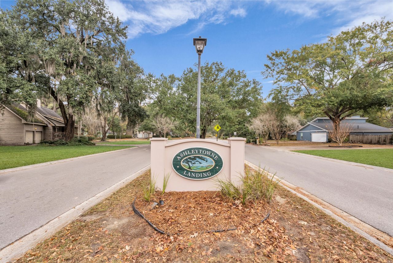 2753 Jobee Drive Photo 32