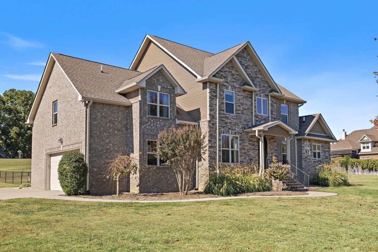 902 Dunstan Ct Lebanon, TN 37087