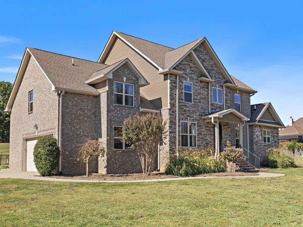 902 Dunstan Ct, Lebanon, TN 37087