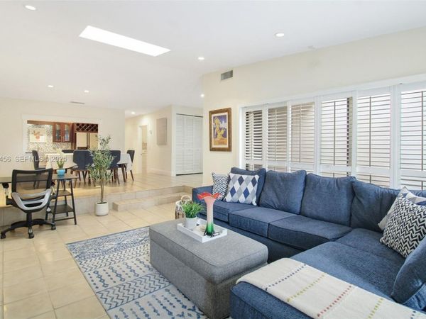 10629 SW 74th Ter, Miami, FL 33173