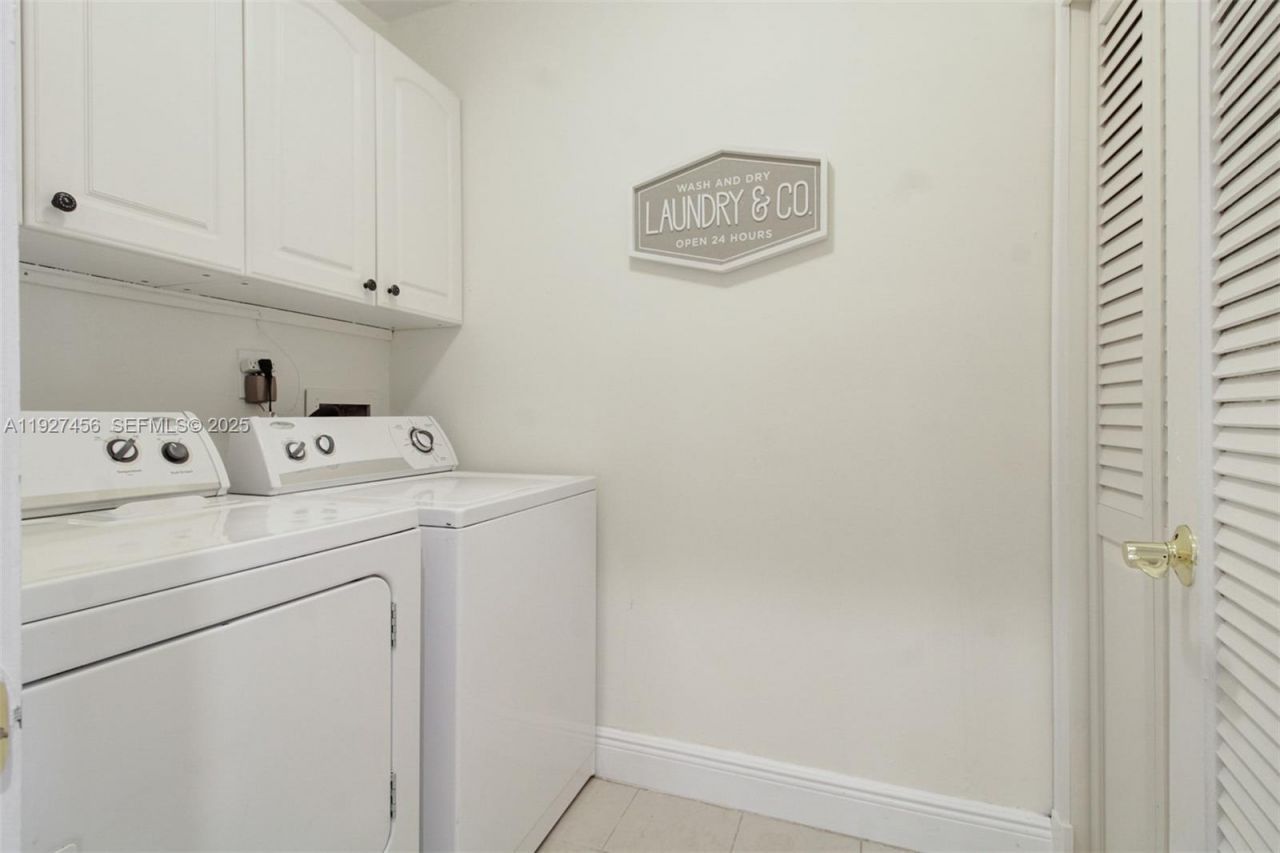 10629 SW 74th Ter, Miami, FL 33173 Photo