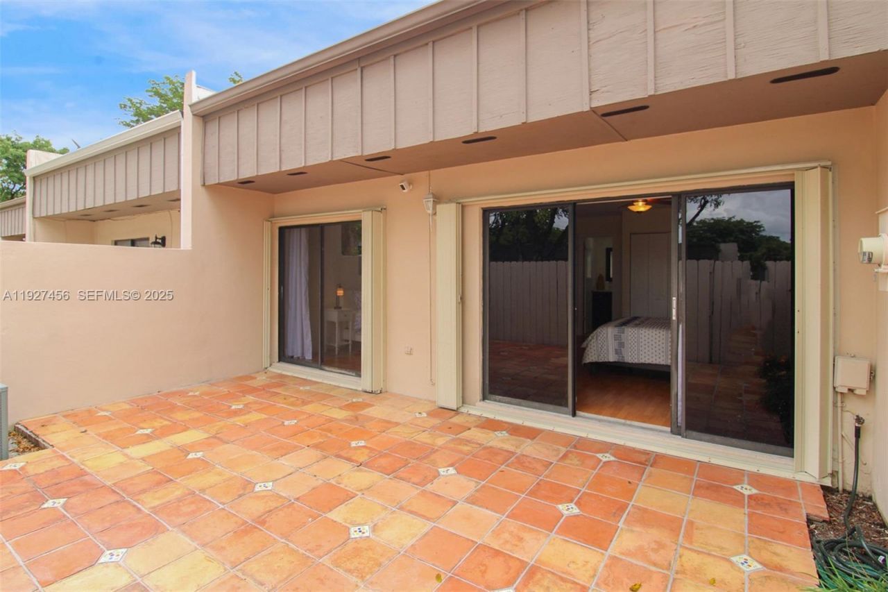 10629 SW 74th Ter, Miami, FL 33173 Photo