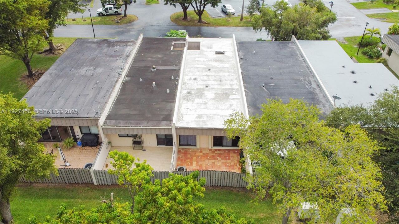 10629 SW 74th Ter, Miami, FL 33173 Photo