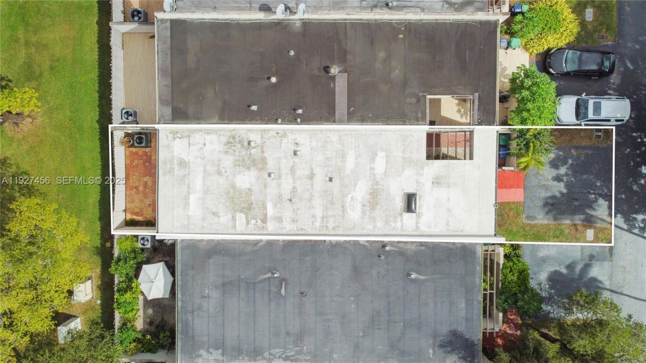 10629 SW 74th Ter, Miami, FL 33173 Photo