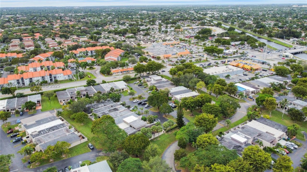 10629 SW 74th Ter, Miami, FL 33173 Photo