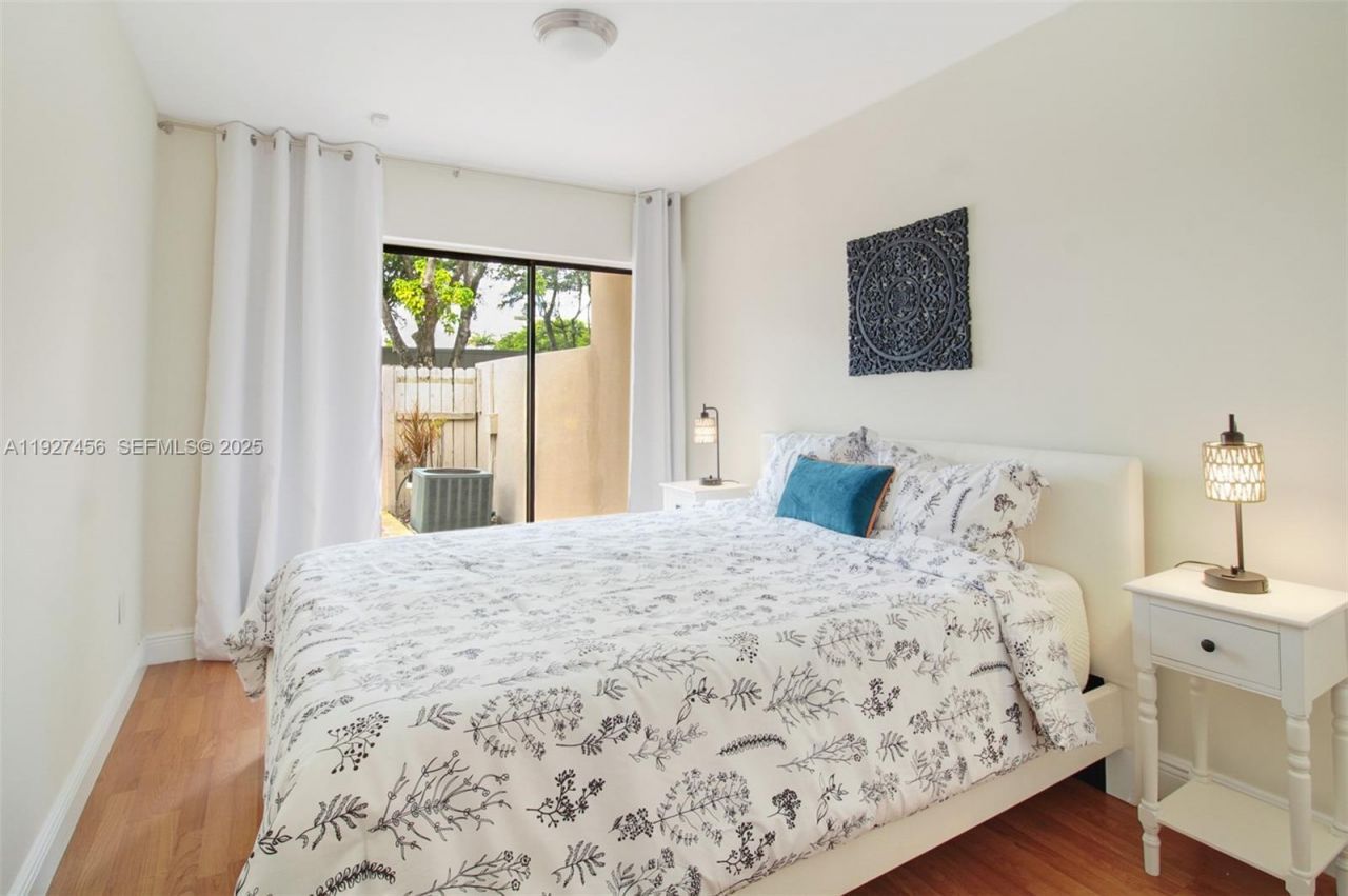 10629 SW 74th Ter, Miami, FL 33173 Photo