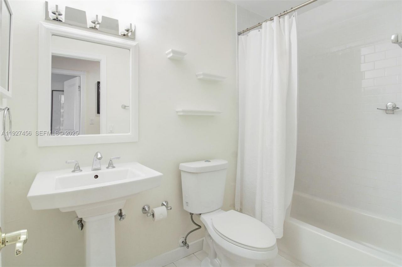 10629 SW 74th Ter, Miami, FL 33173 Photo