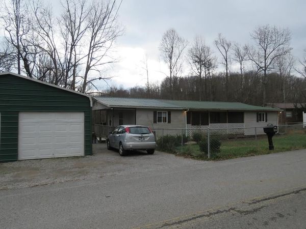 2783 Hillwood Street, Monterey, TN 38574