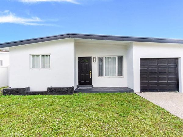 6370 Plunkett Street, Hollywood, FL 33023