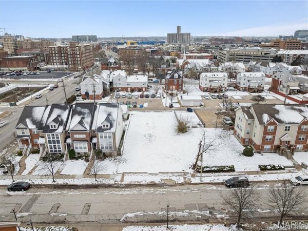 3910 Olive Street, St Louis, MO 63108