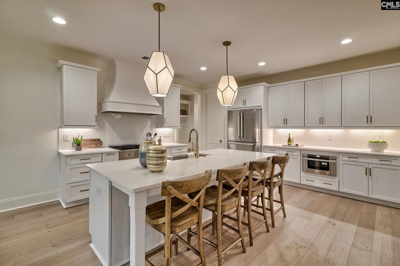 908 Salisbury Court  Photo 15