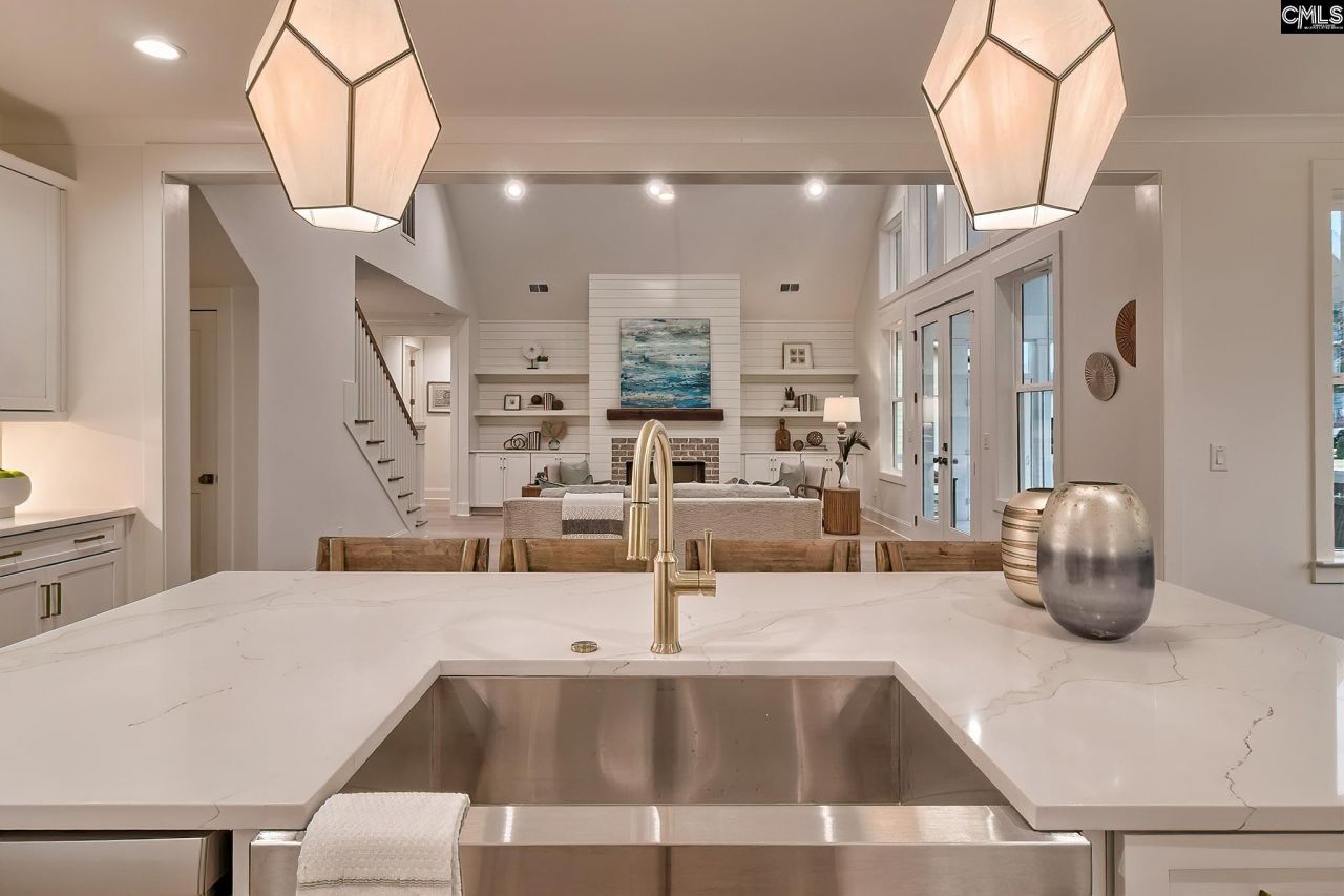 908 Salisbury Court  Photo 18