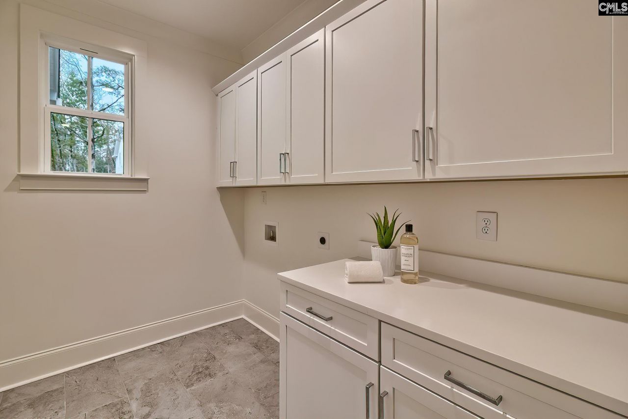 908 Salisbury Court  Photo 30