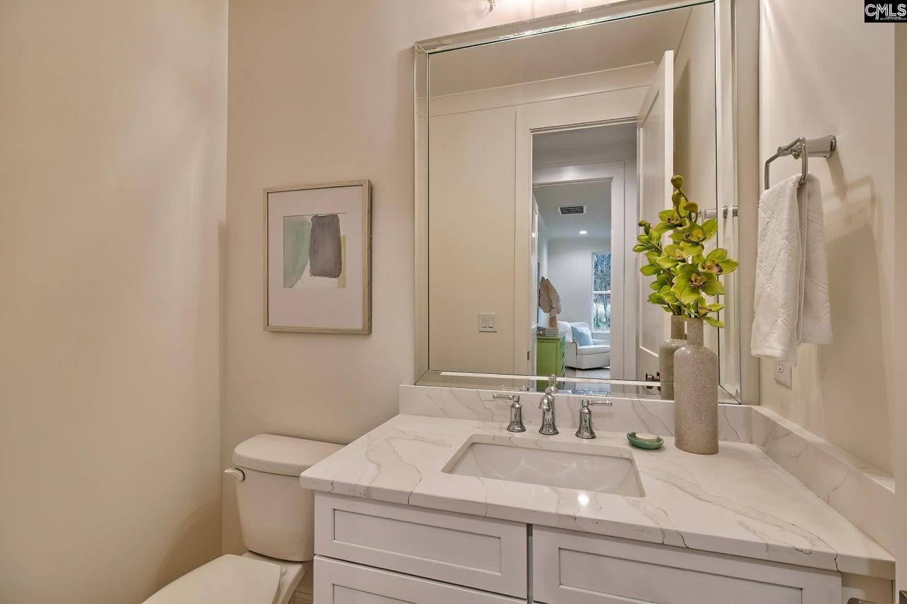 908 Salisbury Court  Photo 31