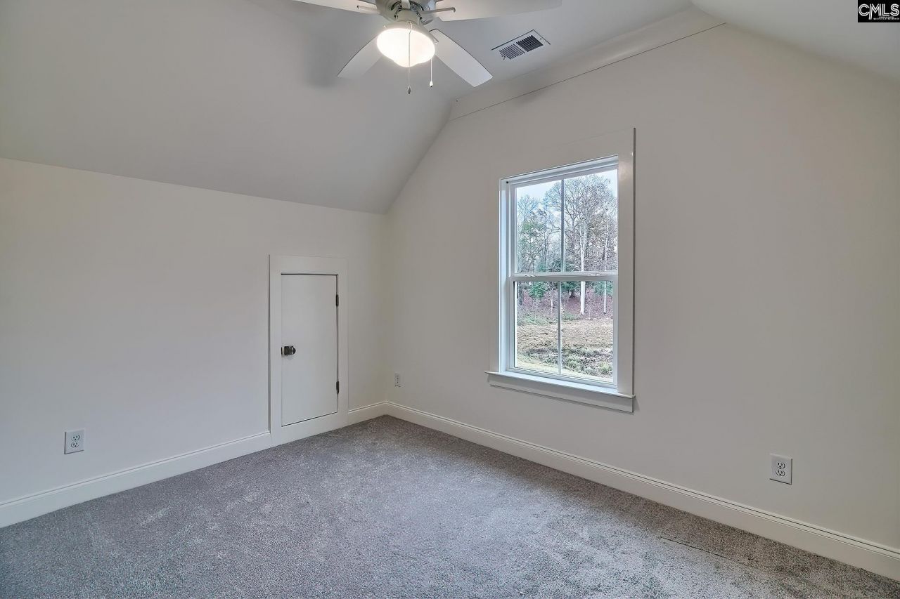 908 Salisbury Court  Photo 43