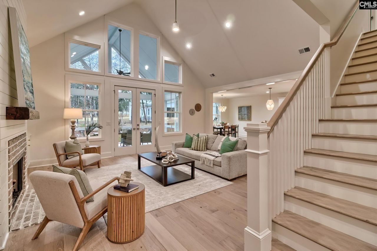 908 Salisbury Court  Photo 6