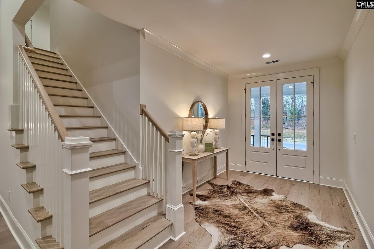 908 Salisbury Court  Photo 8