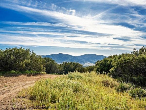 48725 Shallow Springs Road N, Leona Valley, CA 93551