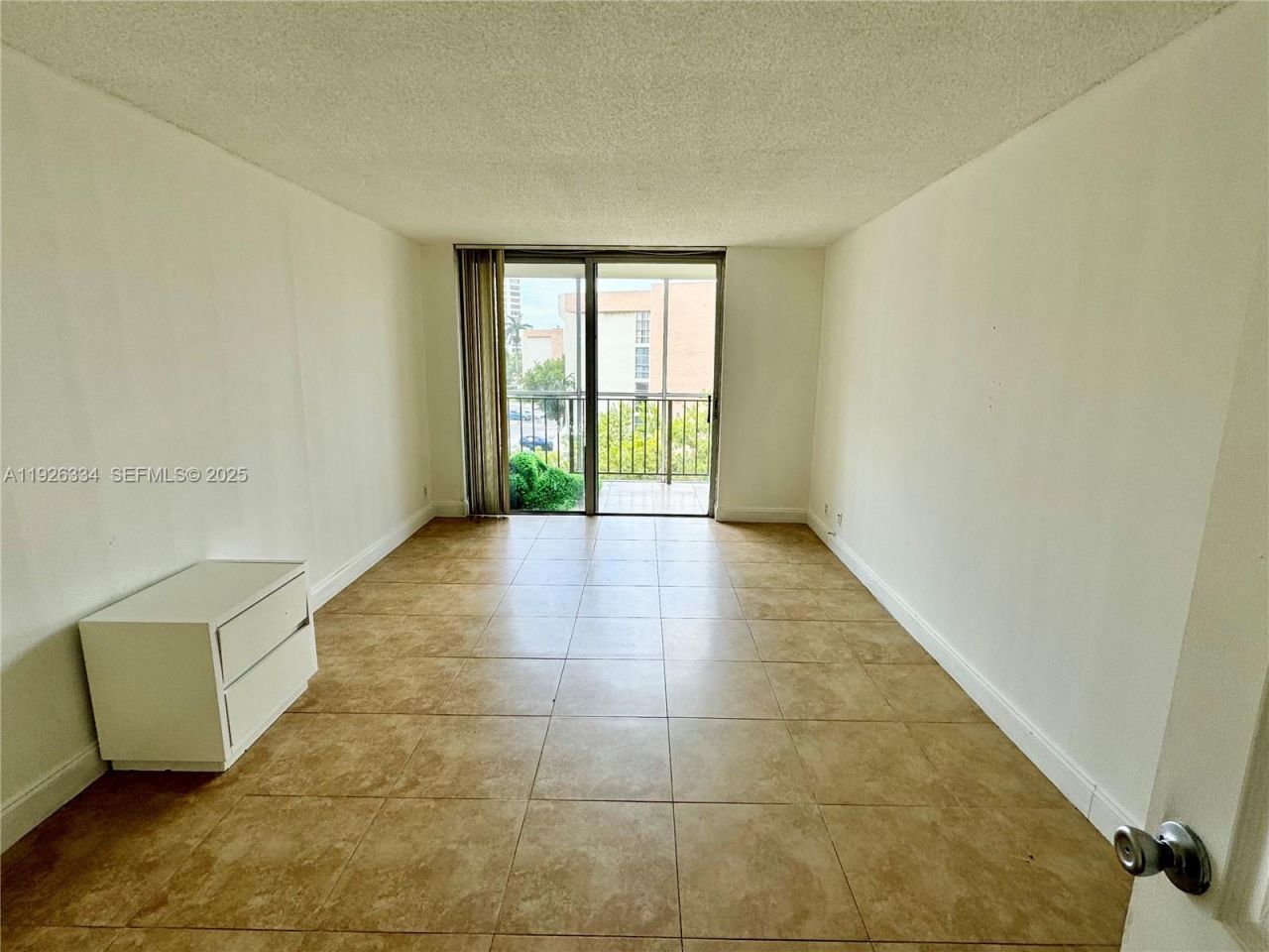 801 Three Islands Blvd, Unit 417, Hallandale Beach, FL 33009 Photo