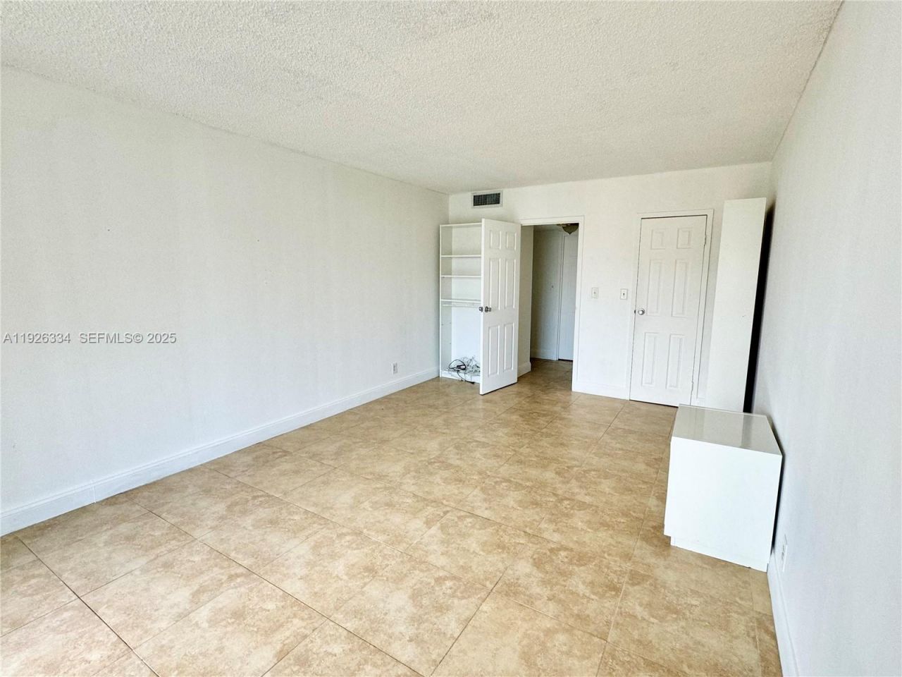 801 Three Islands Blvd, Unit 417, Hallandale Beach, FL 33009 Photo