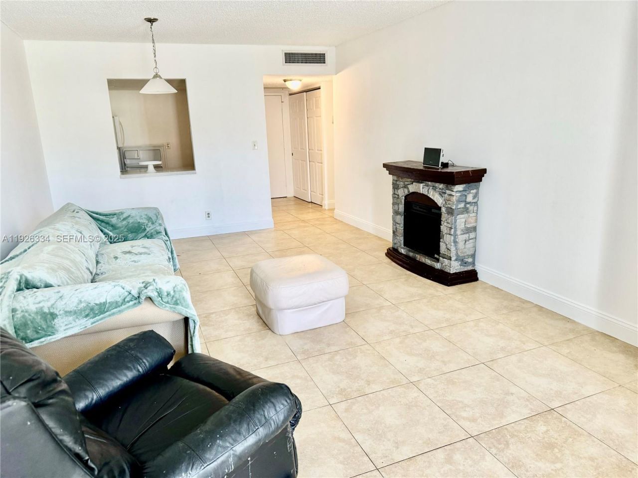 801 Three Islands Blvd, Unit 417, Hallandale Beach, FL 33009 Photo