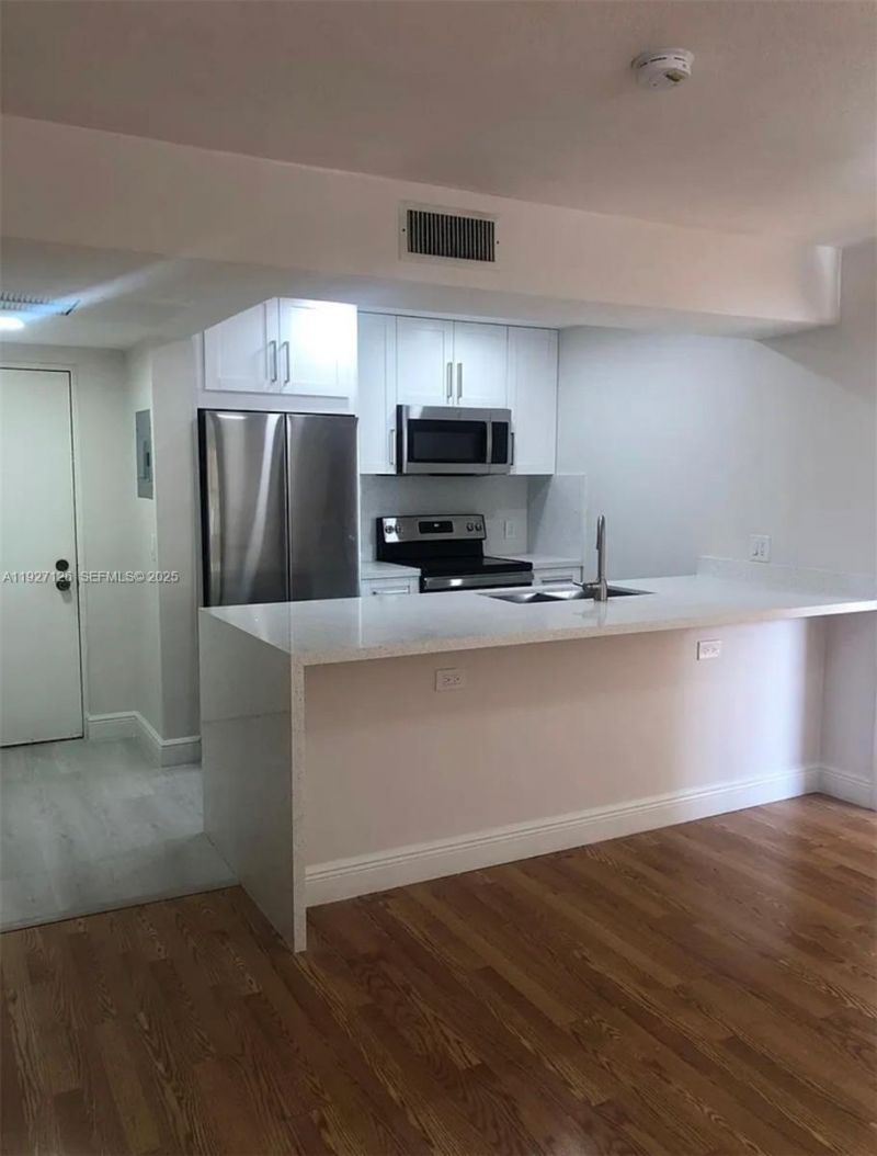 8180 Geneva Ct, Unit 227, Miami, FL 33166 Photo