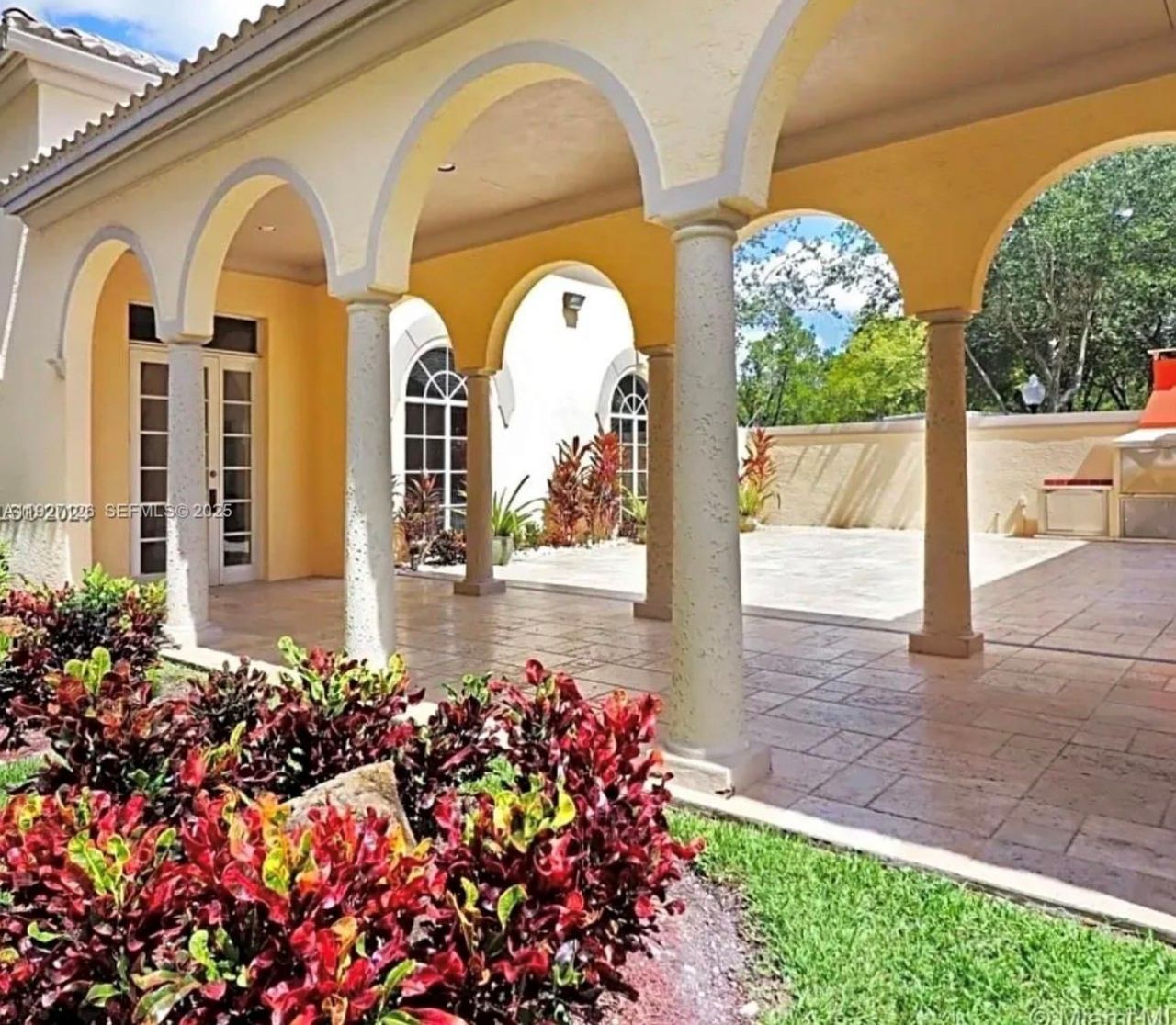 8180 Geneva Ct, Unit 227, Miami, FL 33166 Photo