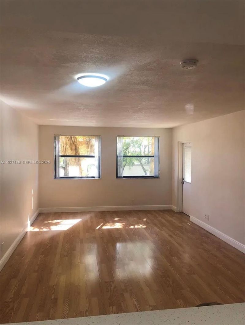 8180 Geneva Ct, Unit 227, Miami, FL 33166 Photo