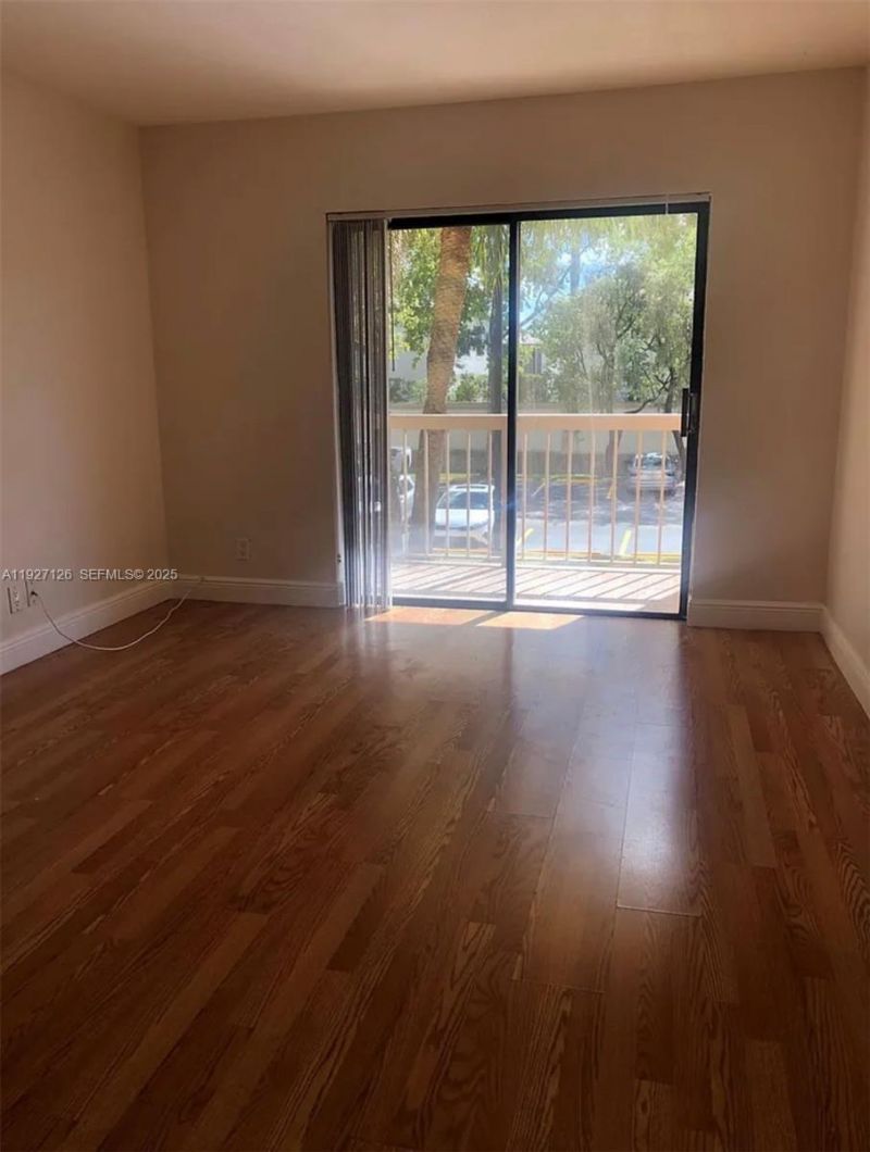8180 Geneva Ct, Unit 227, Miami, FL 33166 Photo