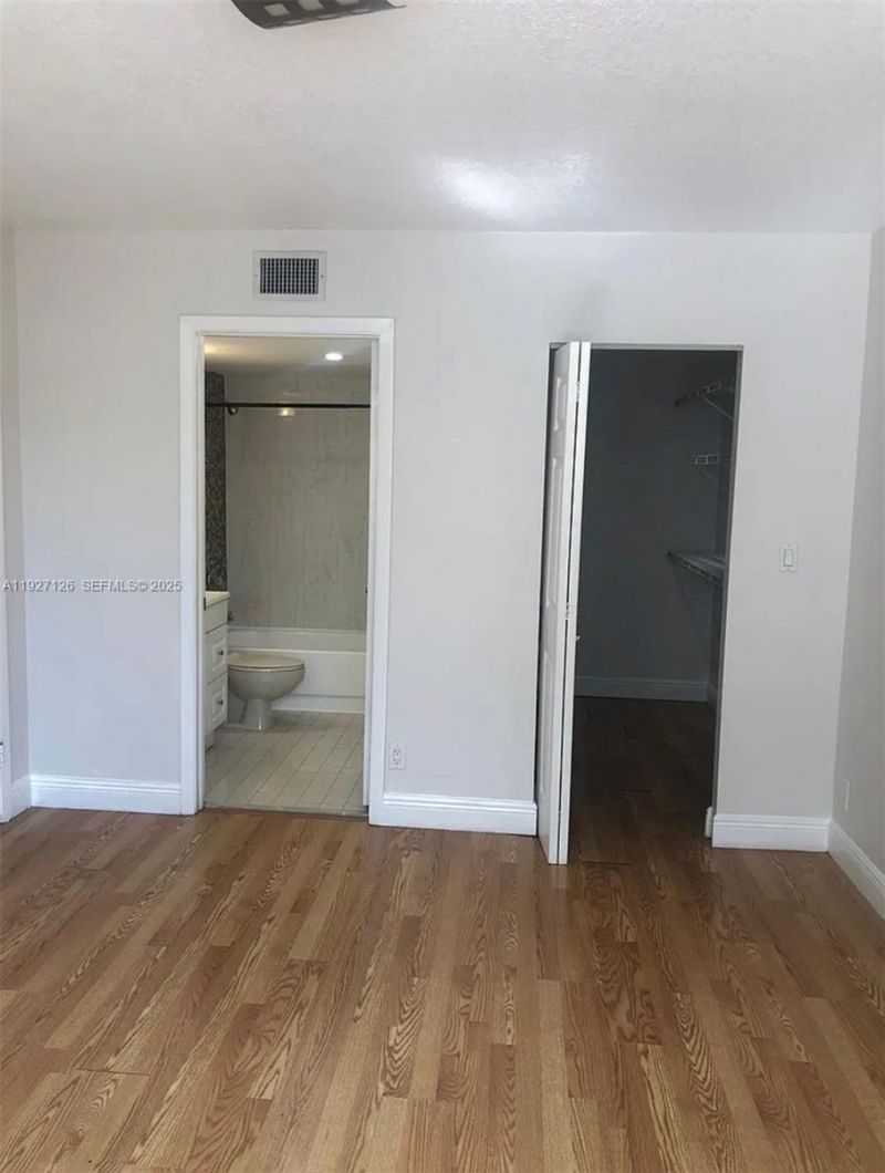 8180 Geneva Ct, Unit 227, Miami, FL 33166 Photo