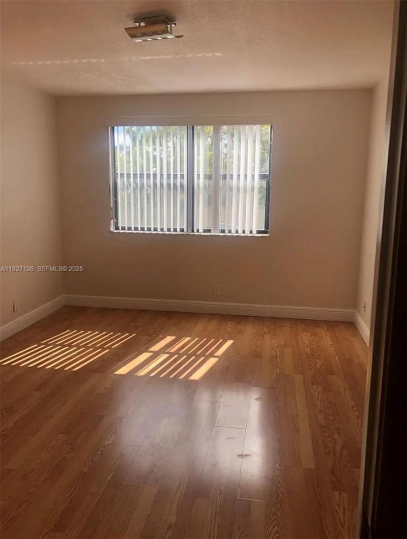 8180 Geneva Ct, Unit 227, Miami, FL 33166 Photo