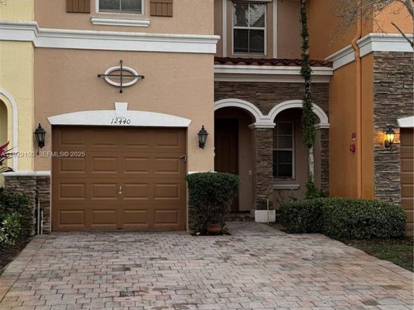12440 Emerald Creek Mnr, Unit 17, Plantation, FL 33325